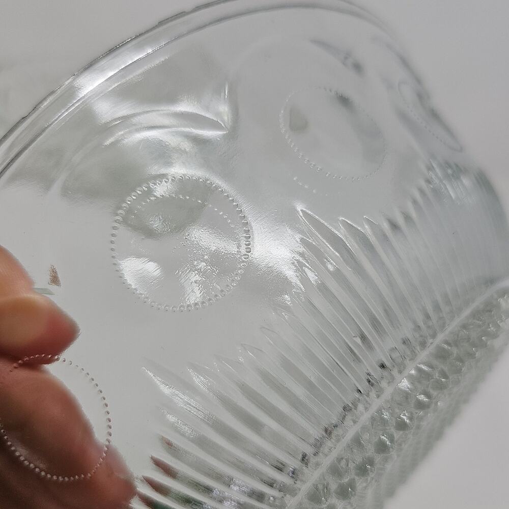 VINTAGE GLASS BOWLS - Picture 9 of 9